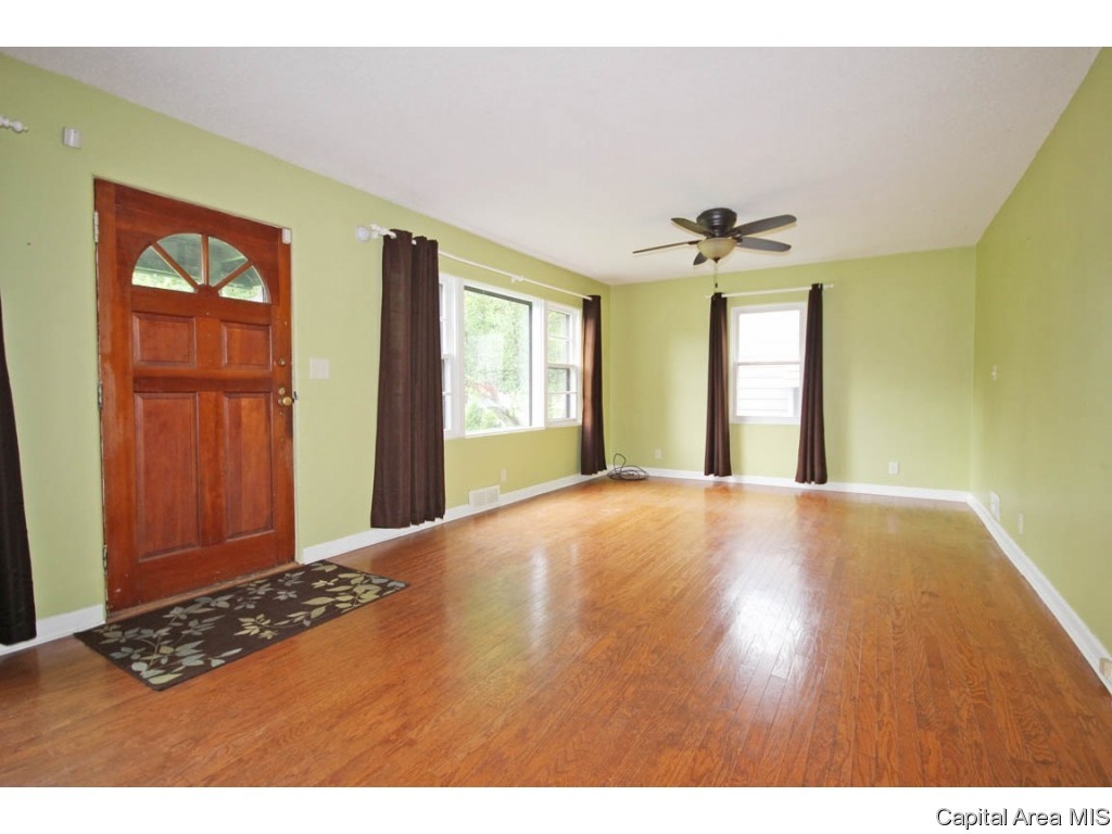 2312 College Street Springfield, IL 62704 - Photo 3 of 36 Gallery Image 3
