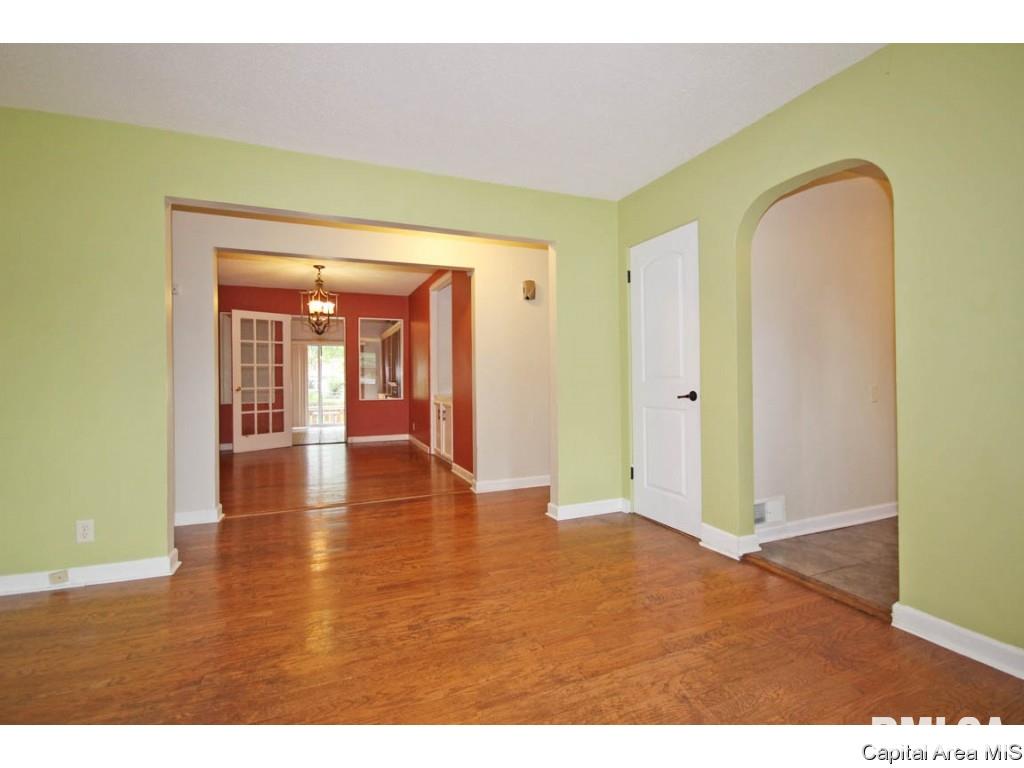 2312 College Street Springfield, IL 62704 - Photo 4 of 36 Gallery Image 4