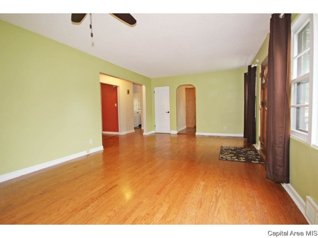 2312 College Street Springfield, IL 62704 - Photo 5 of 36 Gallery Image 5