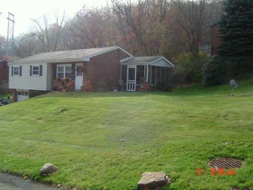 121 Rangley Drive Pittsburgh, PA 15209 - Photo 8 of 8 Yard/Garden.