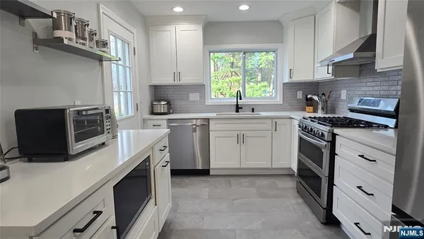 $628,000 | 446 Maple Hill Drive, Hackensack, NJ 07601