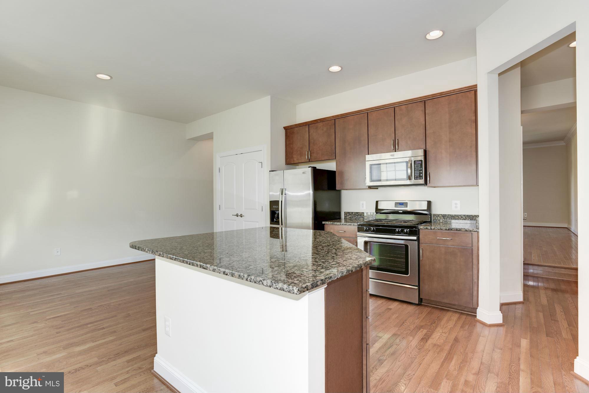 43374 Old Ryan Road Ashburn, VA 20148 - Photo 5 of 30 Kitchen