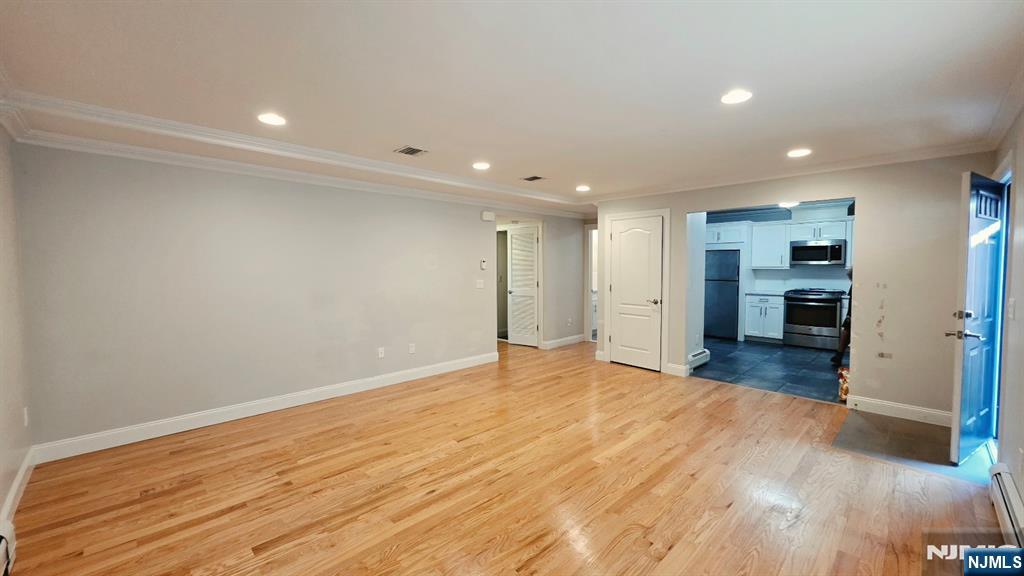 750 East Edgewater Avenue, Unit 1 Ridgefield, NJ 07657 - Photo 5 of 12 Gallery Image 5