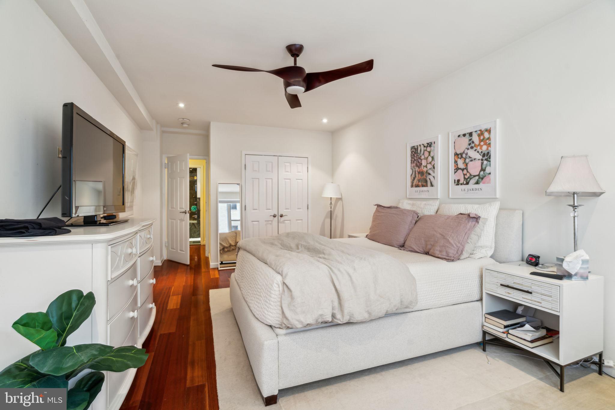 220 West Rittenhouse Square, Unit 10D Philadelphia, PA 19103 - Photo 21 of 28