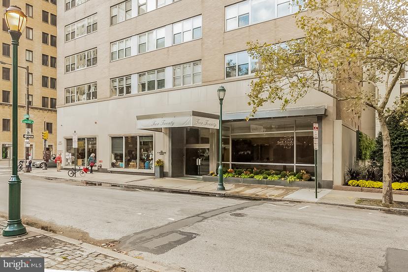 220 West Rittenhouse Square, Unit 10D Philadelphia, PA 19103 - Photo 26 of 28