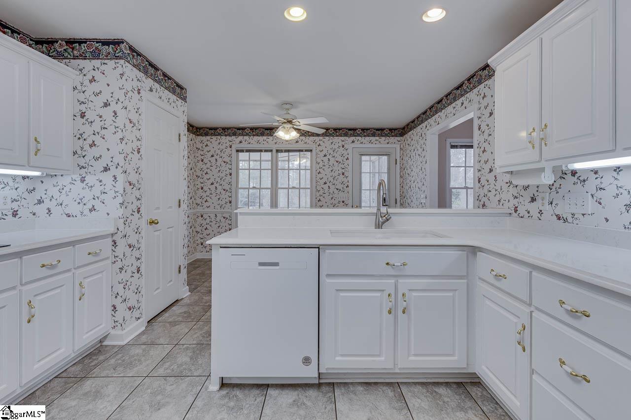 104 Camperdown Court Easley, SC 29642 - Photo 4 of 49