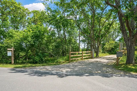 $3,350,000 | 4 Nomans Watch Road, Aquinnah, MA 02535