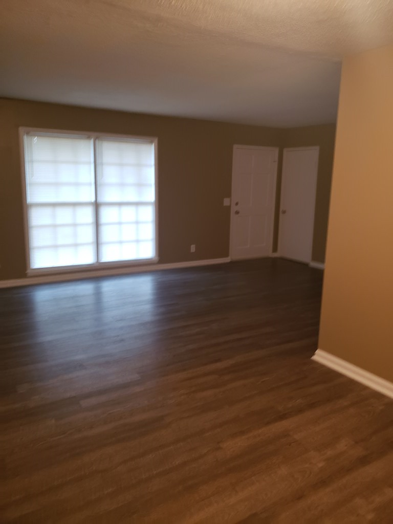 5010 Kennedy Street Columbus, GA 31907 - Photo 2 of 13 Living Room/ Dining Room