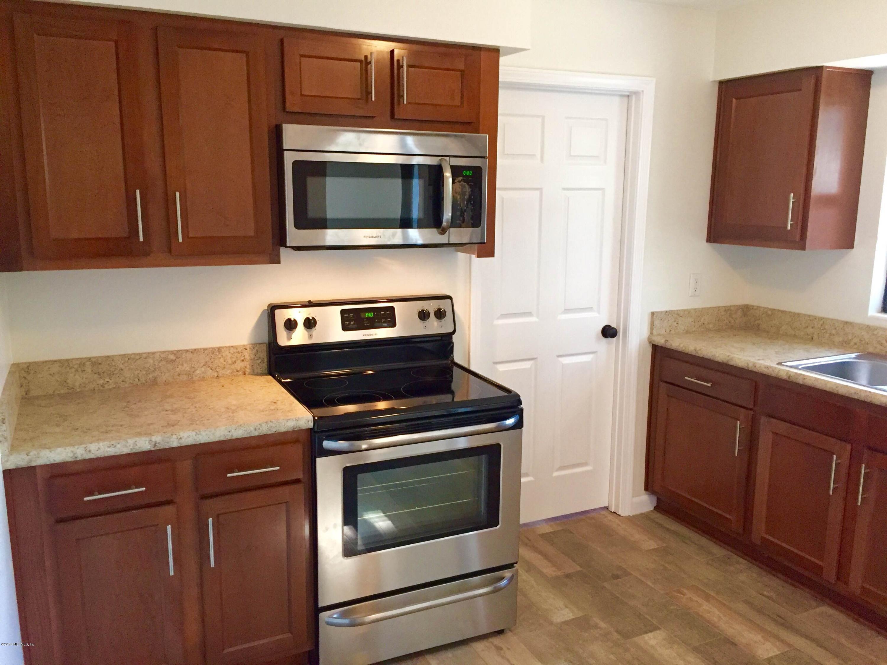 7304 Old Kings Road South Jacksonville, FL 32217 - Photo 9 of 29 7304 Old Kings Kitchen View 1