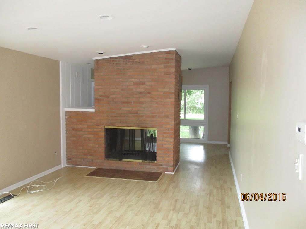 25809 Farmington Road Farmington Hills, MI 48335 - Photo 18 of 32
