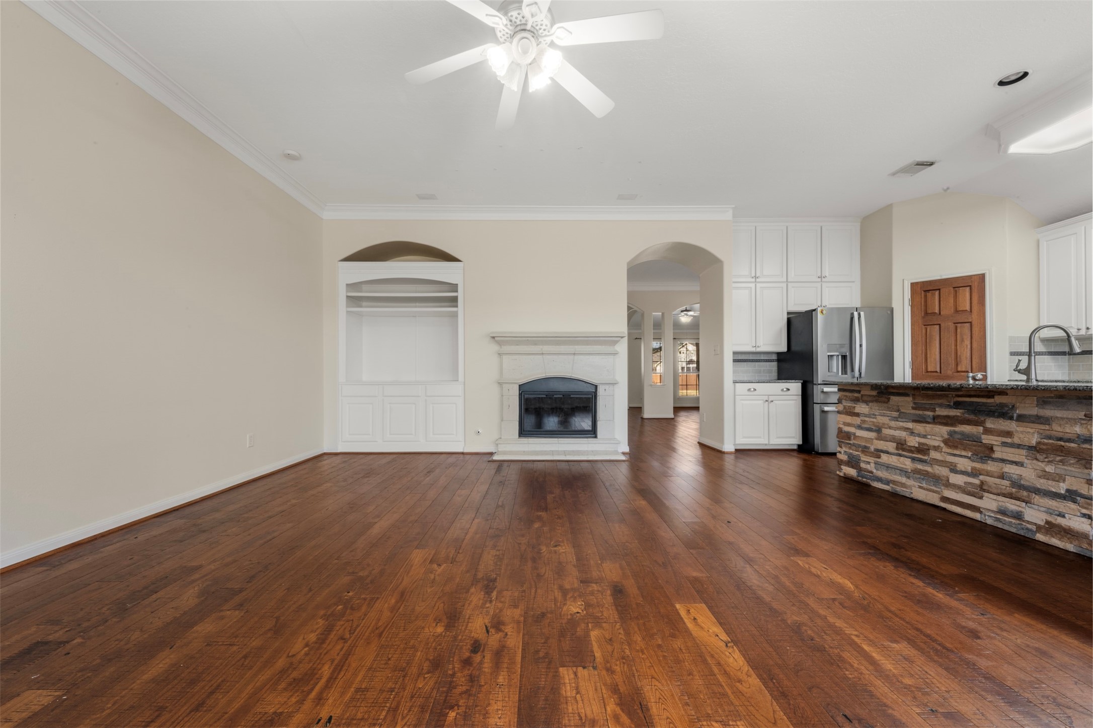 9107 Fernwillow Drive Spring, TX 77379 - Photo 5 of 38
