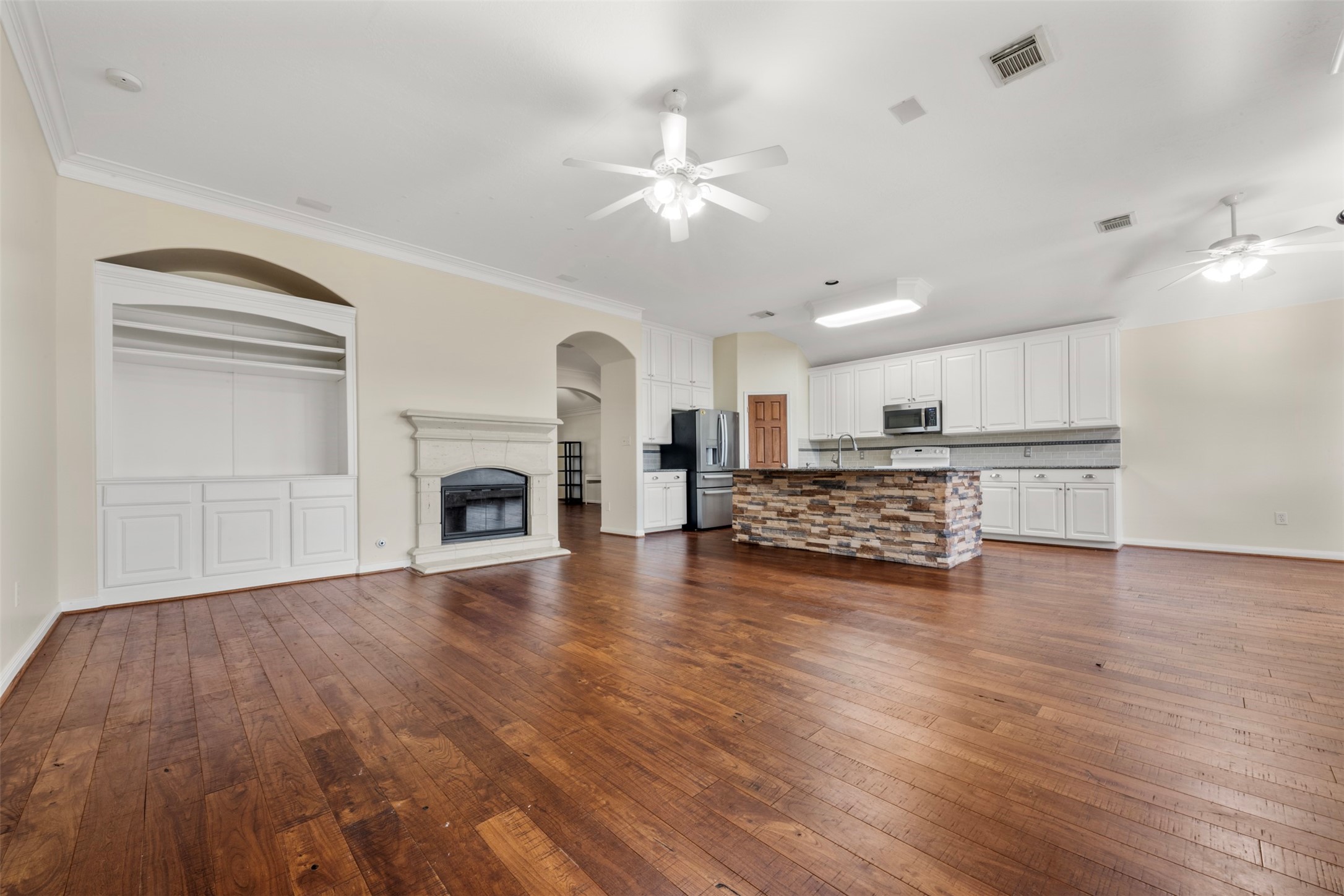 9107 Fernwillow Drive Spring, TX 77379 - Photo 6 of 38