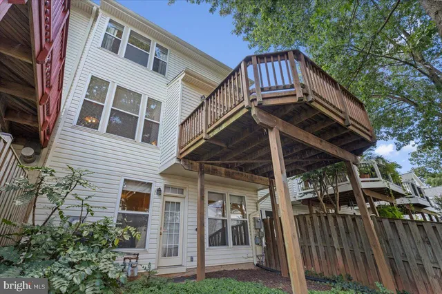 $699,990 | 46134 Brisbane Square, Sterling, VA 20165