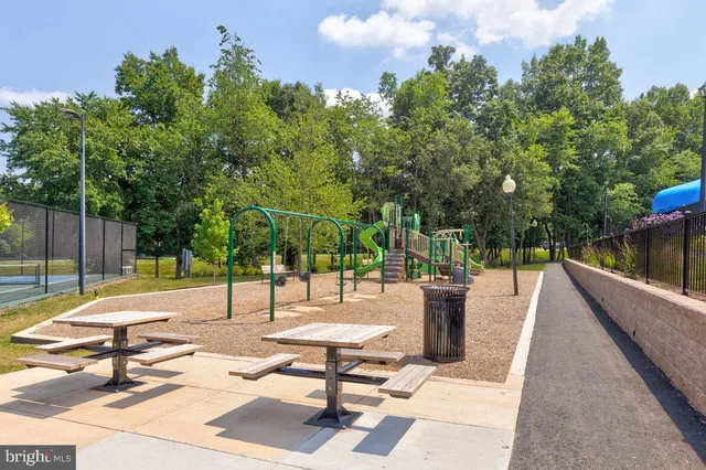 $699,990 | 46134 Brisbane Square, Sterling, VA 20165