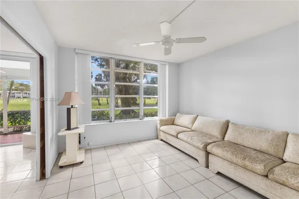 $214,999 | 806 Cypress Grove Lane, Unit 111, Pompano Beach, FL 33069