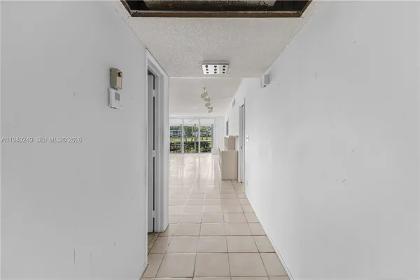 $214,999 | 806 Cypress Grove Lane, Unit 111, Pompano Beach, FL 33069