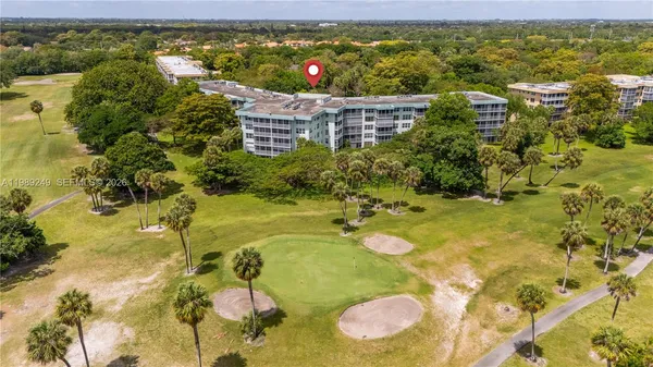$214,999 | 806 Cypress Grove Lane, Unit 111, Pompano Beach, FL 33069