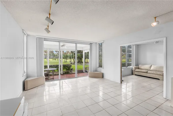 $214,999 | 806 Cypress Grove Lane, Unit 111, Pompano Beach, FL 33069