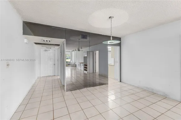 $214,999 | 806 Cypress Grove Lane, Unit 111, Pompano Beach, FL 33069