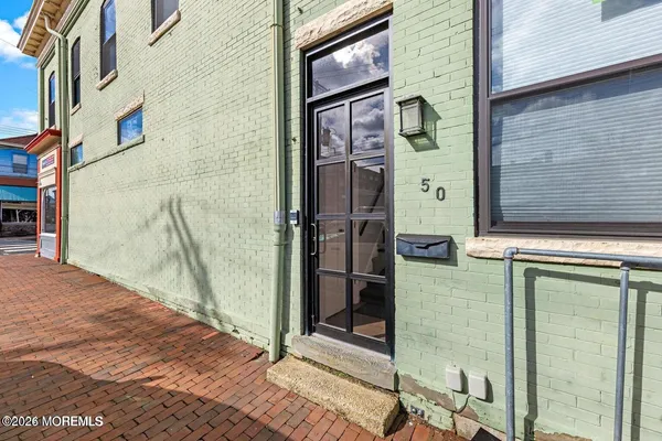$3,600 | 160 Monmouth Street, Unit 2, Red Bank, NJ 07701