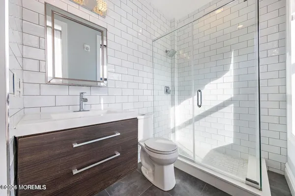 $3,600 | 160 Monmouth Street, Unit 2, Red Bank, NJ 07701