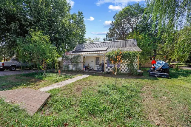 $180,000 | 800 Cutler Street, Tioga, TX 76271