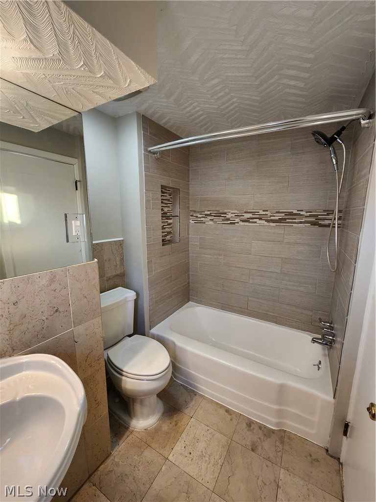 2452 Bromley Road Cleveland, OH 44118 - Photo 19 of 24