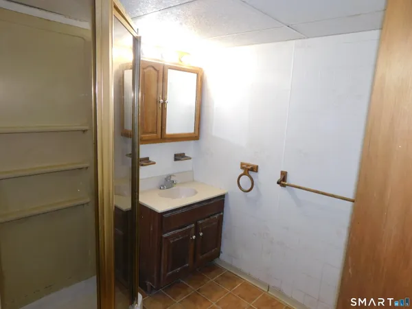 $2,350 | 83 Forest Street, East Hartford, CT 06118