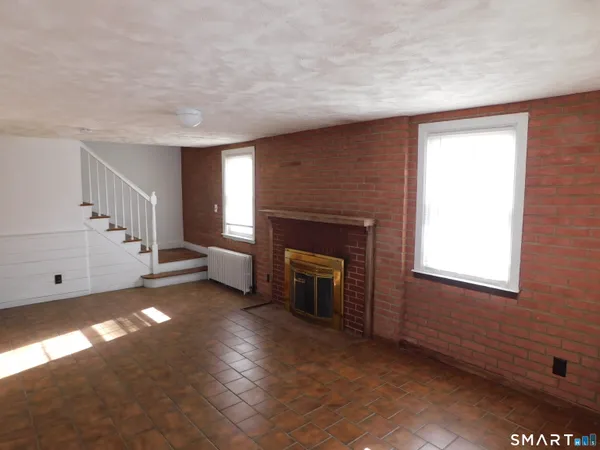 $2,350 | 83 Forest Street, East Hartford, CT 06118