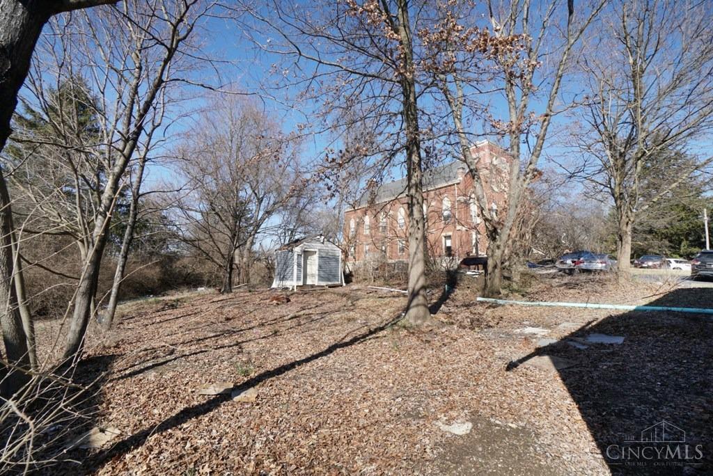 1021 Neeb Road Cincinnati, OH 45233 - Photo 23 of 26
