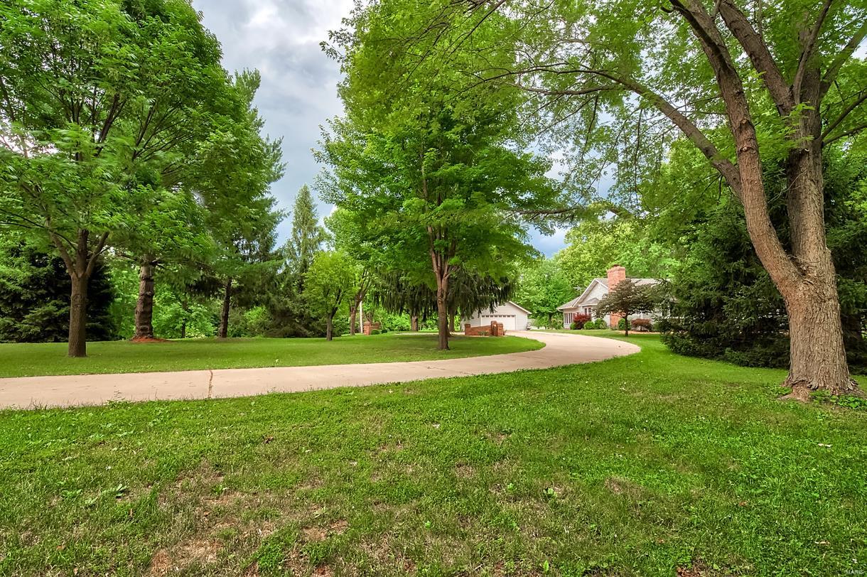 17845 Oak Rest Road Brighton, IL 62012 - Photo 22 of 31