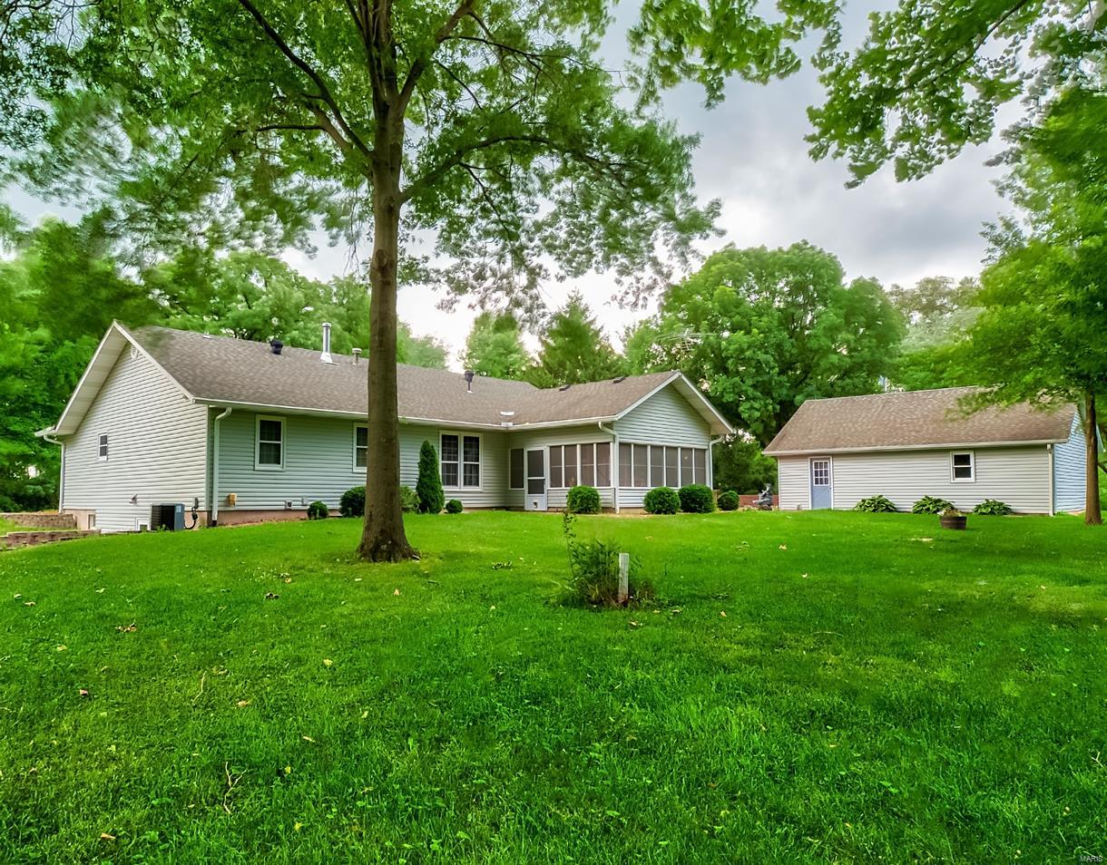 17845 Oak Rest Road Brighton, IL 62012 - Photo 26 of 31