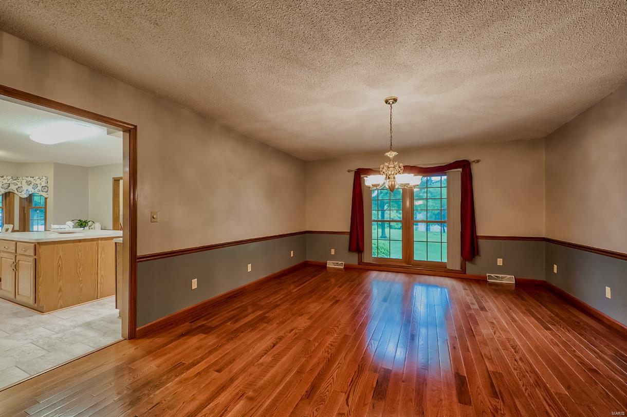17845 Oak Rest Road Brighton, IL 62012 - Photo 9 of 31
