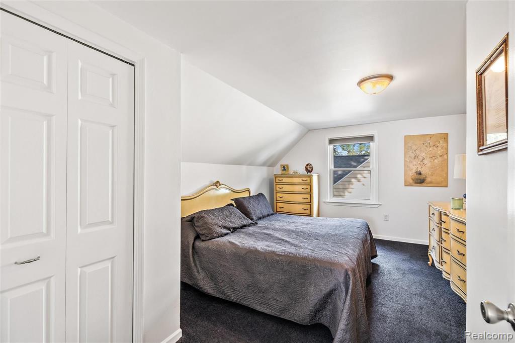 2392 Columbia Road Berkley, MI 48072 - Photo 42 of 55
