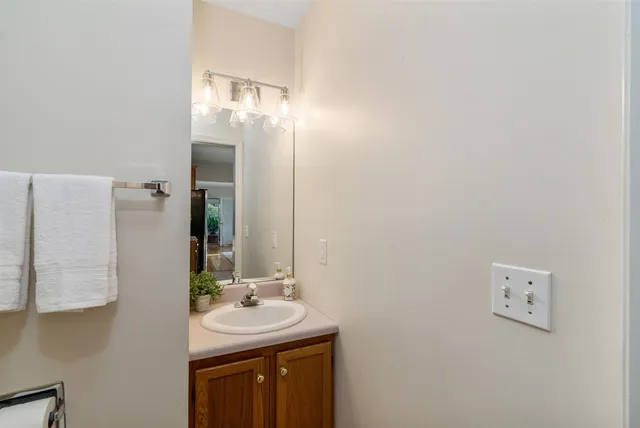 $489,000 | 9 White Lilac Way, Colchester, VT 05446