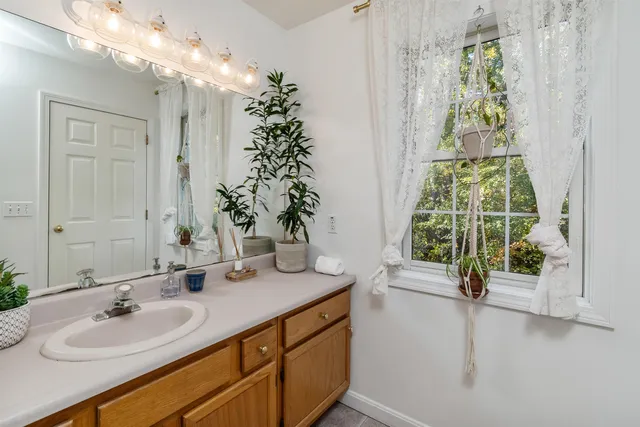 $489,000 | 9 White Lilac Way, Colchester, VT 05446