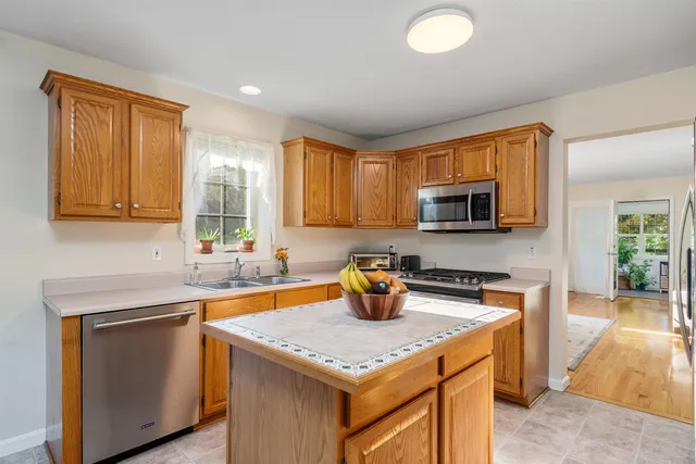 $489,000 | 9 White Lilac Way, Colchester, VT 05446