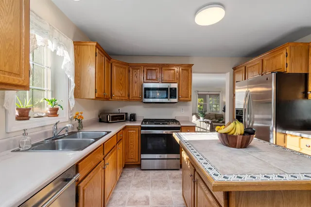 $489,000 | 9 White Lilac Way, Colchester, VT 05446