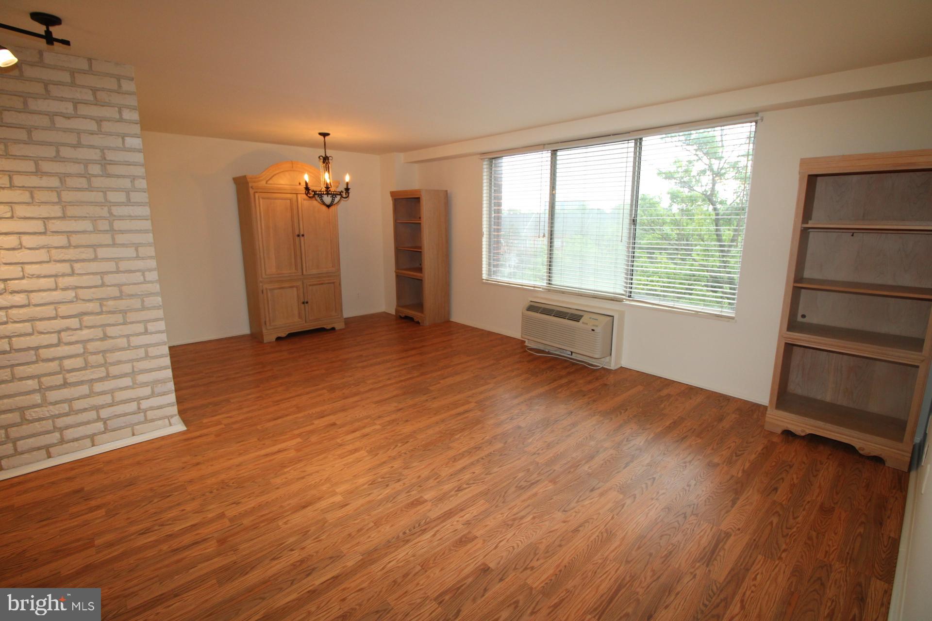 9701 Fields Road, Unit 407 Gaithersburg, MD 20878 - Photo 7 of 29 Dining area