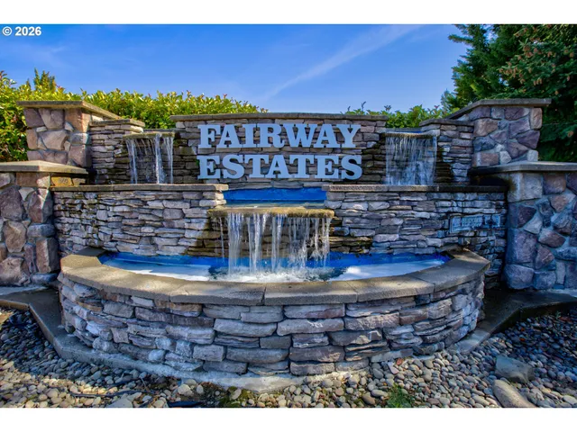 $442,950 | 582 Fairway Estates Drive, Sutherlin, OR 97479