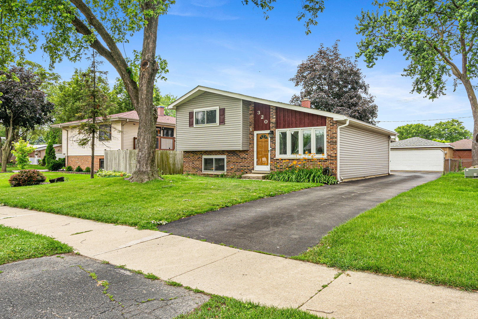 320 Marshall Road Bensenville, IL 60106 - Photo 1 of 30 Gallery Image 1