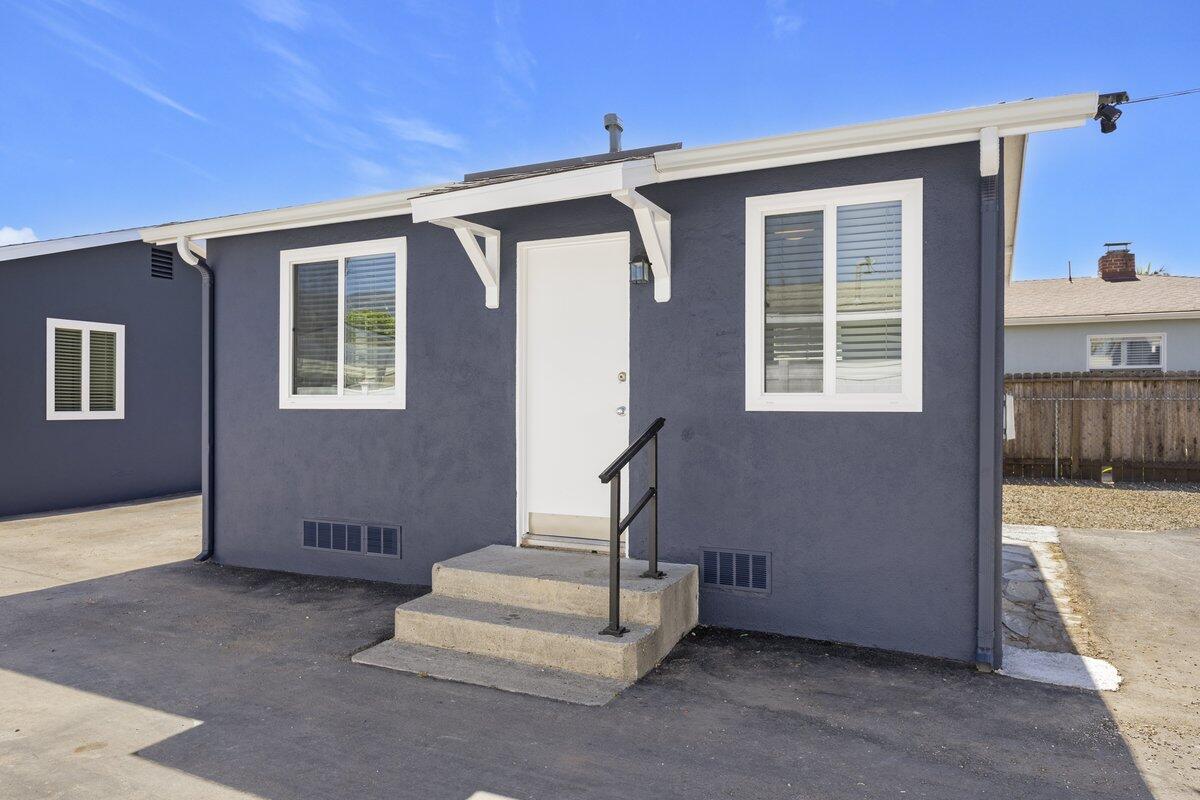 4822 8th Street, Unit B&D Carpinteria, CA 93013 - Photo 14 of 23 015_cjp_4939-cr3