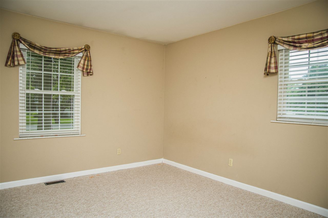 2112 McDowell Road Vincennes, IN 47591 - Photo 11 of 22 Gallery Image 11