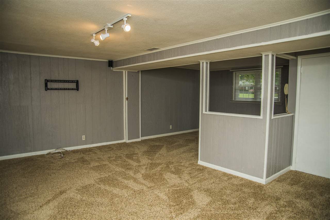 2112 McDowell Road Vincennes, IN 47591 - Photo 16 of 22 Gallery Image 16