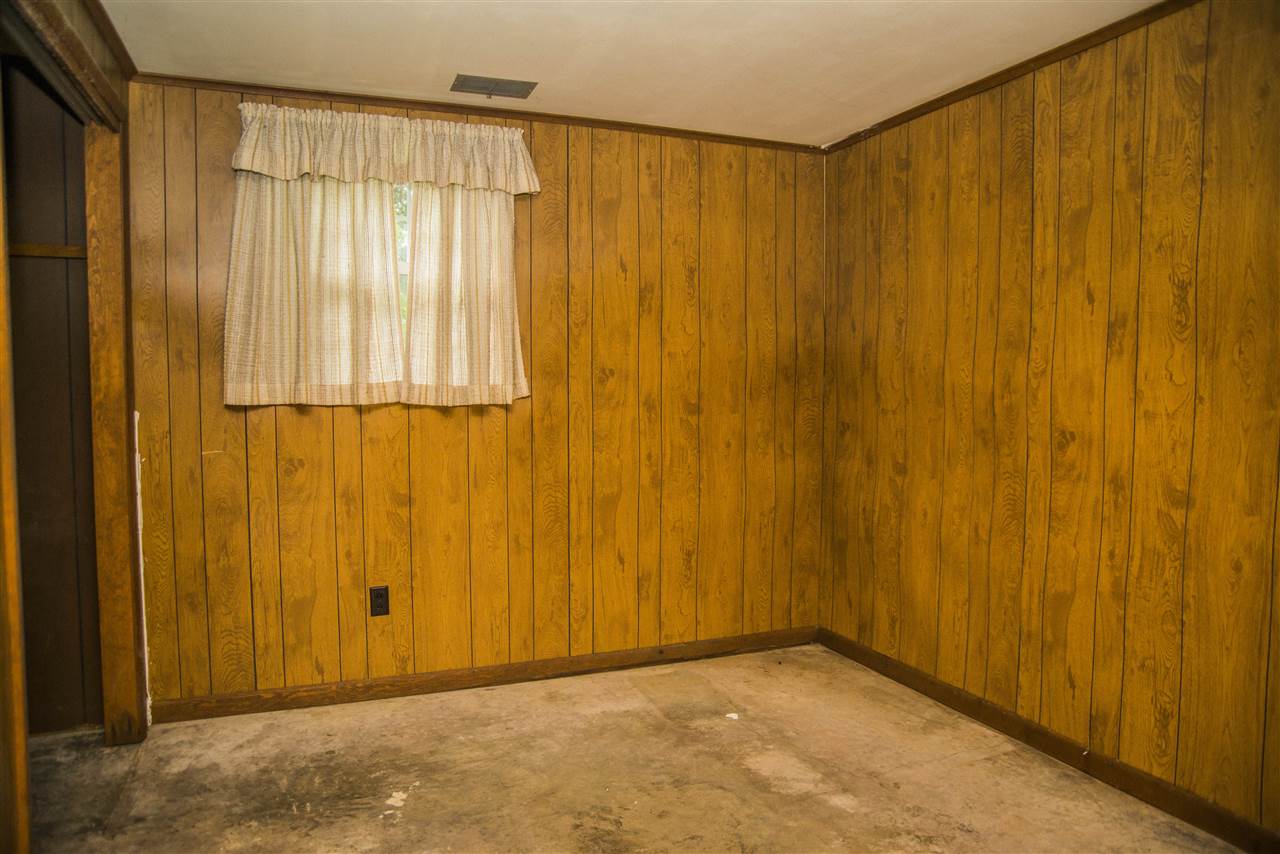2112 McDowell Road Vincennes, IN 47591 - Photo 17 of 22 Gallery Image 17