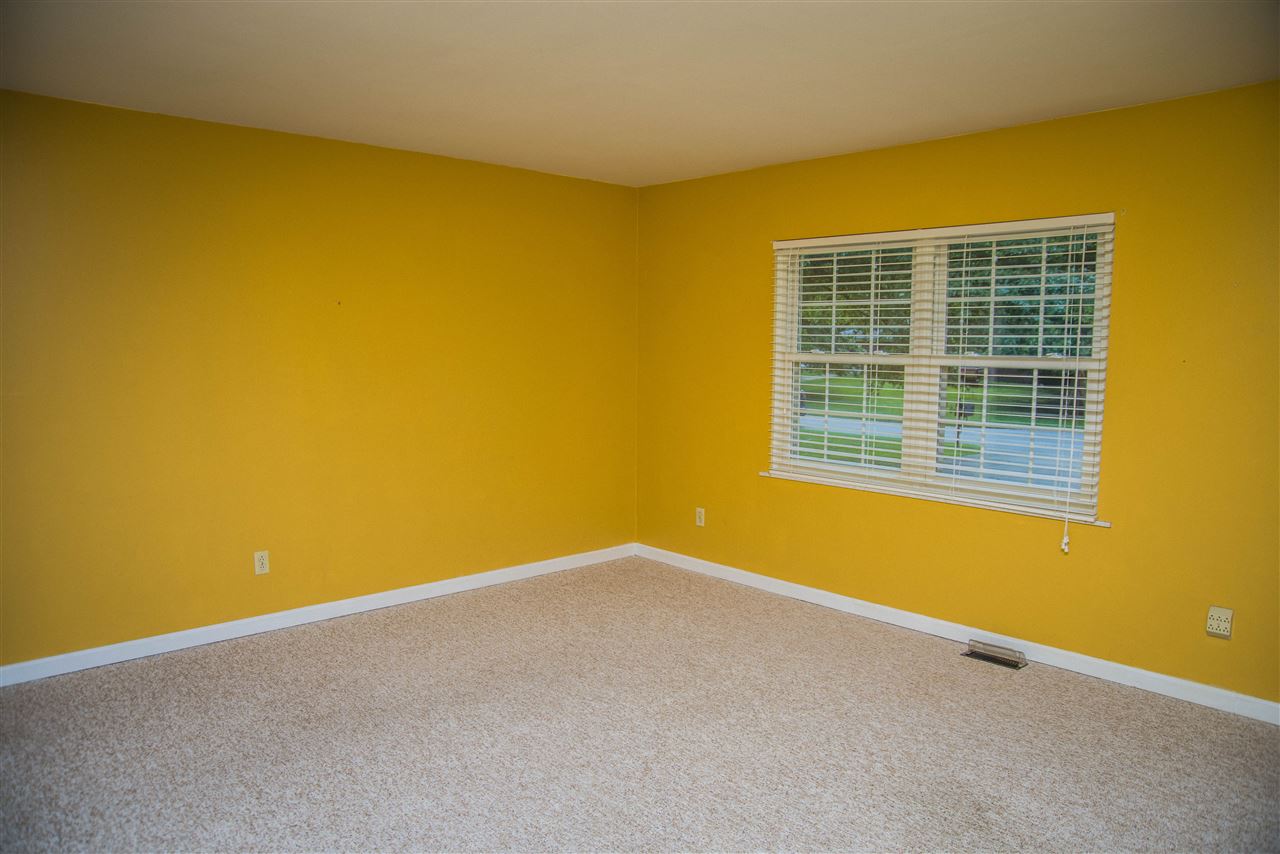 2112 McDowell Road Vincennes, IN 47591 - Photo 7 of 22 Gallery Image 7