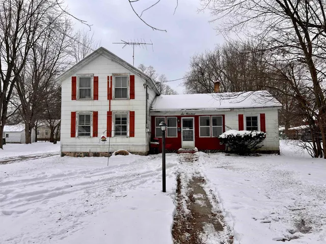 $75,000 | 600 Royalton Street, Waupaca, WI 54981