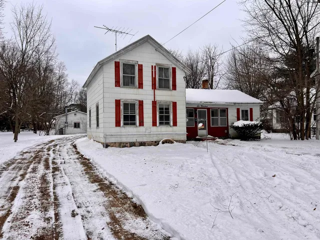 $75,000 | 600 Royalton Street, Waupaca, WI 54981