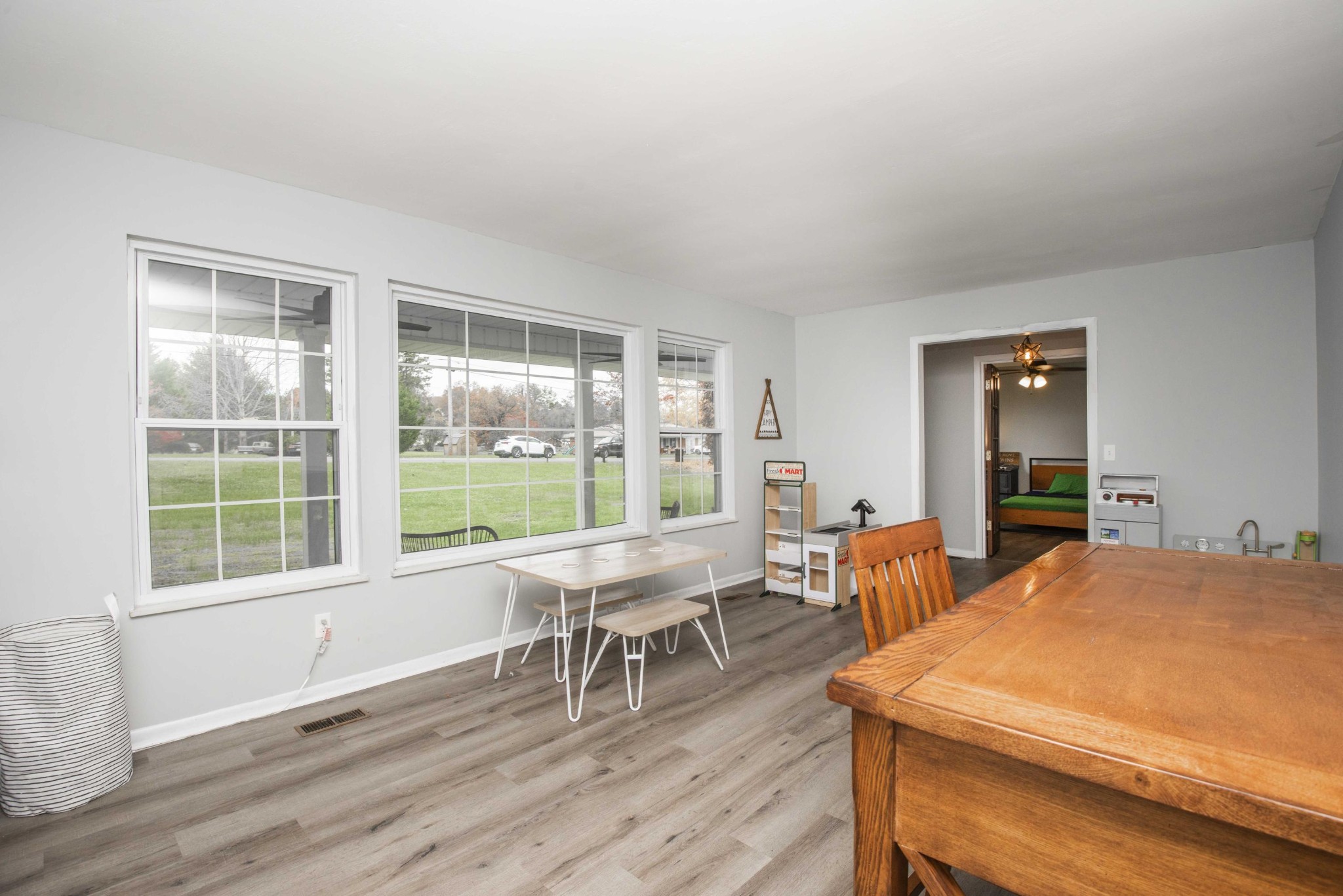 395 Mountain View Road Lenoir City, TN 37771 - Photo 8 of 34 a view of a dining room with furniture window and outside view