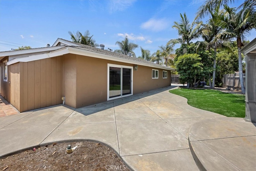 3112 Glenn Road Oceanside, CA 92056 - Photo 27 of 30 a backyard of a house with lots of green space